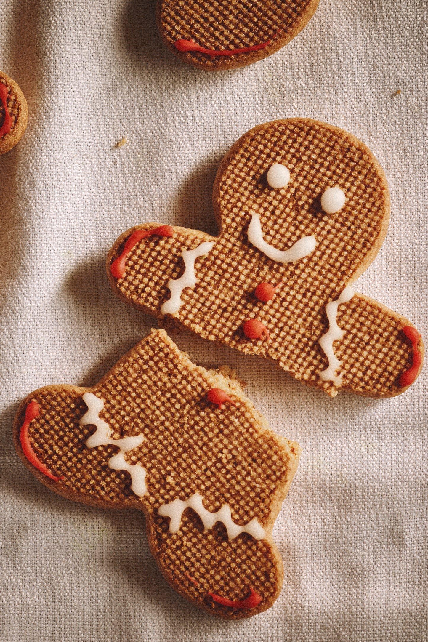 PAN DI ZENZERO e SCULTURA ARTIGIANALE IN LEGNO